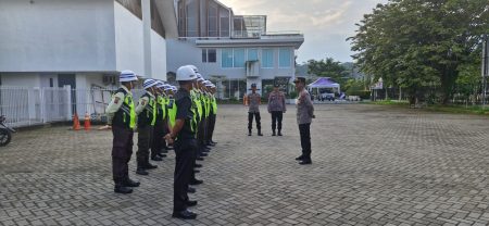 Sinergi PAM Swakarsa, Sat Binmas Polsek KP Samarinda Beri Pembinaan Disiplin dan Etika Tugas kepada Satpam PT.Pelindo