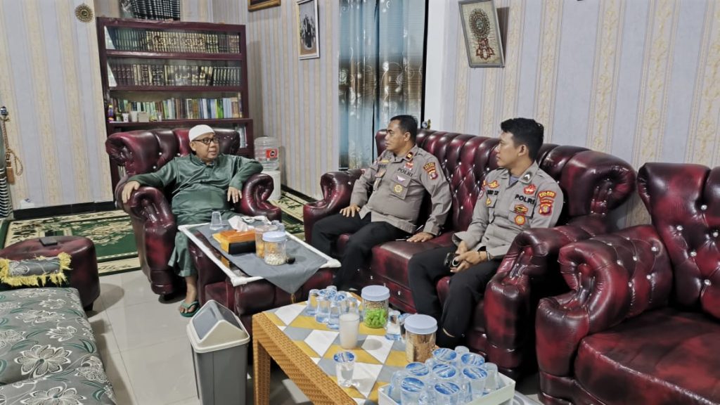 Pererat Sinergi Kamtibmas, Polres Kubar Lakukan Kunjungan Silaturahmi ke Ponpes Assalam Arya Kemuning