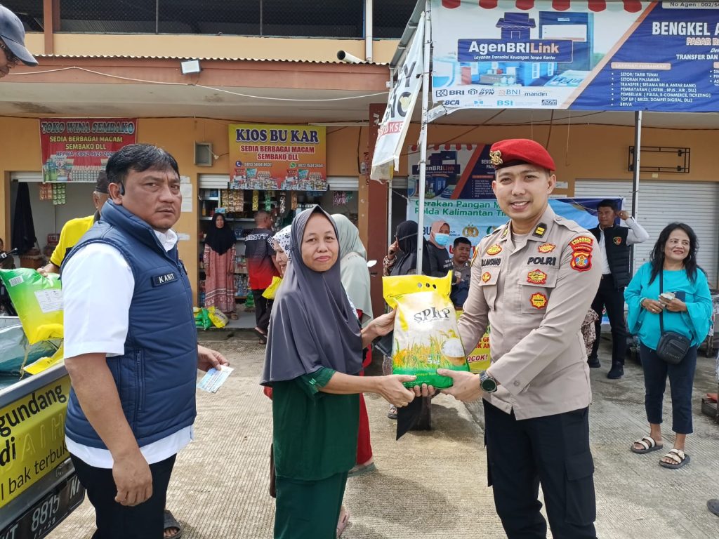 Polresta Samarinda Gelar Gerakan Pangan Murah Beras SPHP Untuk Bantu Warga