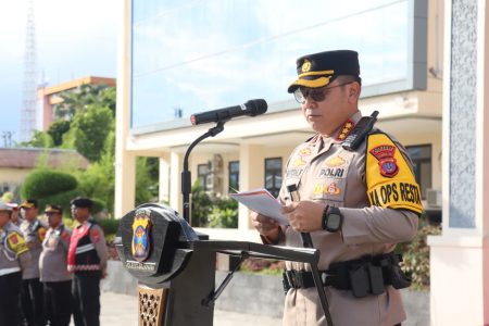 Kapolresta Balikpapan Pimpin Apel Kesiapsiagaan Pengamanan Natal 2025 dan Tahun Baru 2026