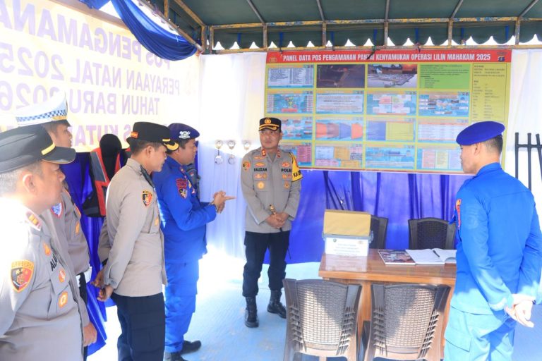 Pastikan Libur Nataru Aman dan Nyaman, Kapolres Kutim Tinjau Pos Pengamanan Pantai Kenyamukan