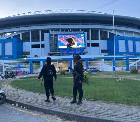 Amankan Malam Tahun Baru, Sat Brimob Polda Kaltim Lakukan Patroli di Sejumlah Titik Keramaian Masyarakat di Balikpapan