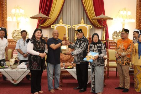 Jaga Sinergitas dan Kearifan Lokal di Bumi Etam, Wakapolda Kaltim Kunjungi Sultan Kutai Kartanegara