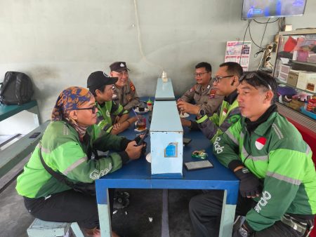 Ditbinmas Polda Kaltim Gelar Binluh “Warung Ojol Kamtibmas”, Serap Aspirasi Driver Ojek Online di Balikpapan