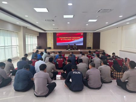 Perkuat Moral dan Profesionalisme, Polres Berau Gelar Pembinaan Rohani bagi Personel