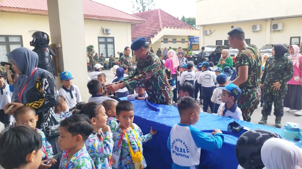 Batalyon A Pelopor Satbrimob Polda Kaltim Gelar Edukasi Kepolisian bagi Ratusan Siswa TK di Balikpapan