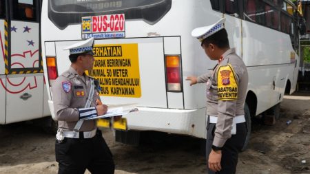 Ops.Keselamatan Mahakam 2026, Sat Lantas Polres Kukar Periksa Kelayakan Transportasi Umum