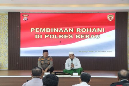 Melalui Binrohtal, Polres Berau Tingkatkan Keimanan dan Spiritual Personel