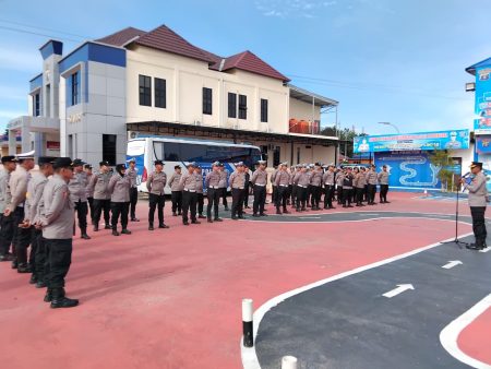 Meski Hari Libur, Polres Kutim Tetap Siagakan Personel dalam Apel Ops.Keselamatan Mahakam 2026