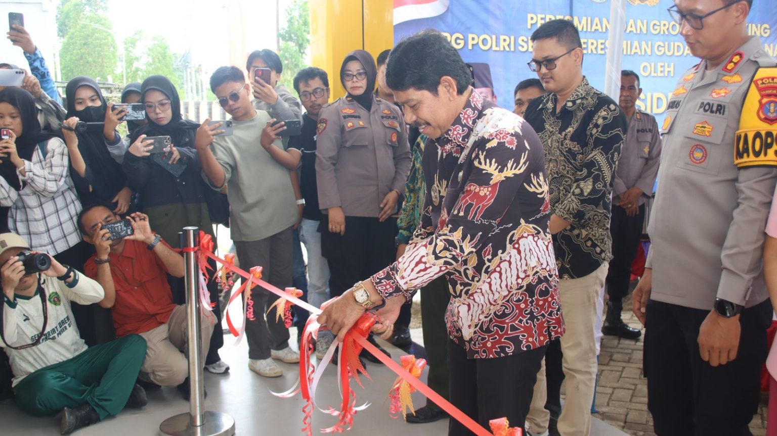 Sinergi Dukung Program Asta Cita Presiden RI, Polres PPU Resmikan SPPG dan Ikuti Groundbreaking Nasional