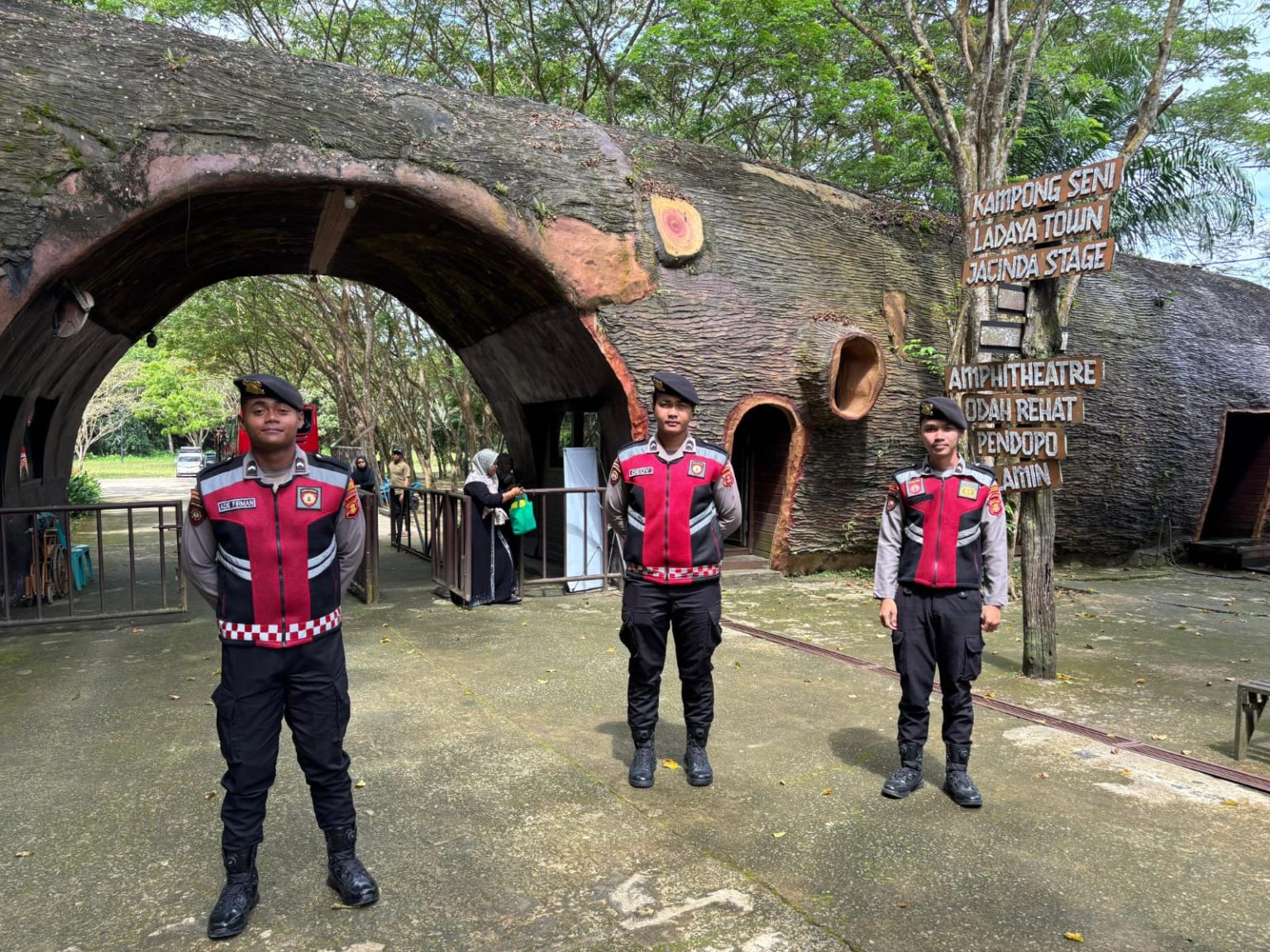 Libur Panjang, Sat Samapta Polres Kukar Intensifkan Patroli Humanis di Wisata Ladaya