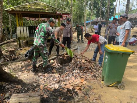 Polsek Damai Bersama TNI, Warga, dan Pelajar Gelar Gerakan Indonesia ASRI di Wisata Batu Bura