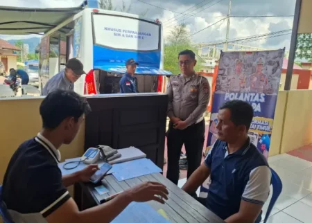 Dekatkan Pelayanan Masyarakat Hingga ke Pelosok Daerah, Sat Lantas Polres Kutim Gelar SIM Keliling di Kaliorang